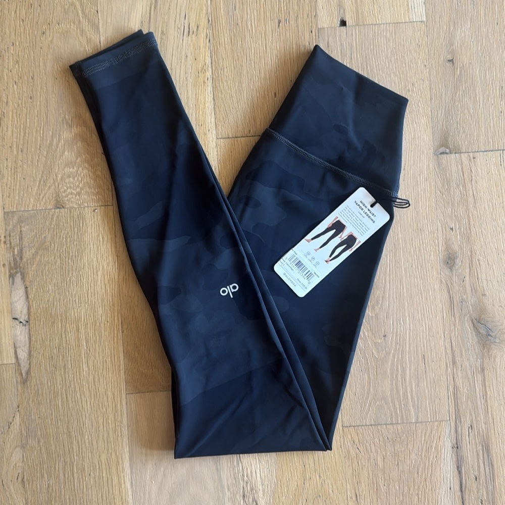ALO Yoga High-Waist Camo Vapor Legging-Blk Camo-S-NWT - Picture 8 of 8